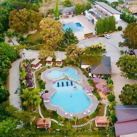 Floating Sanctuary Resort Powered By Cocotel Bulacan Bagian luar foto