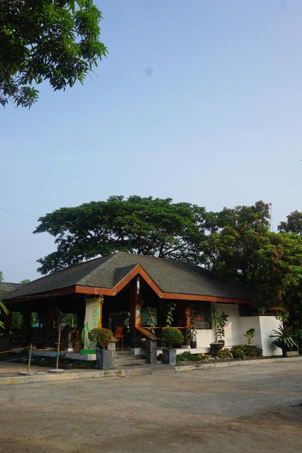 Floating Sanctuary Resort Powered By Cocotel Bulacan Bagian luar foto
