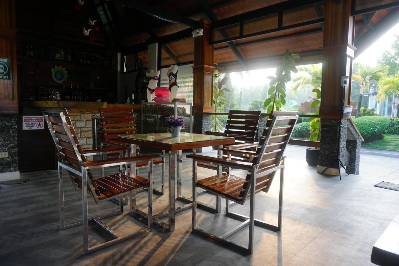 Floating Sanctuary Resort Powered By Cocotel Bulacan Bagian luar foto