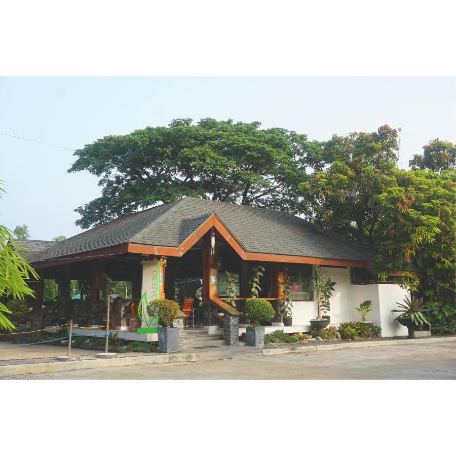 Floating Sanctuary Resort Powered By Cocotel Bulacan Bagian luar foto