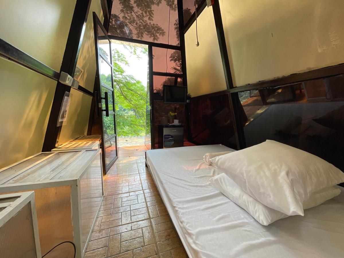 Floating Sanctuary Resort Powered By Cocotel Bulacan Bagian luar foto
