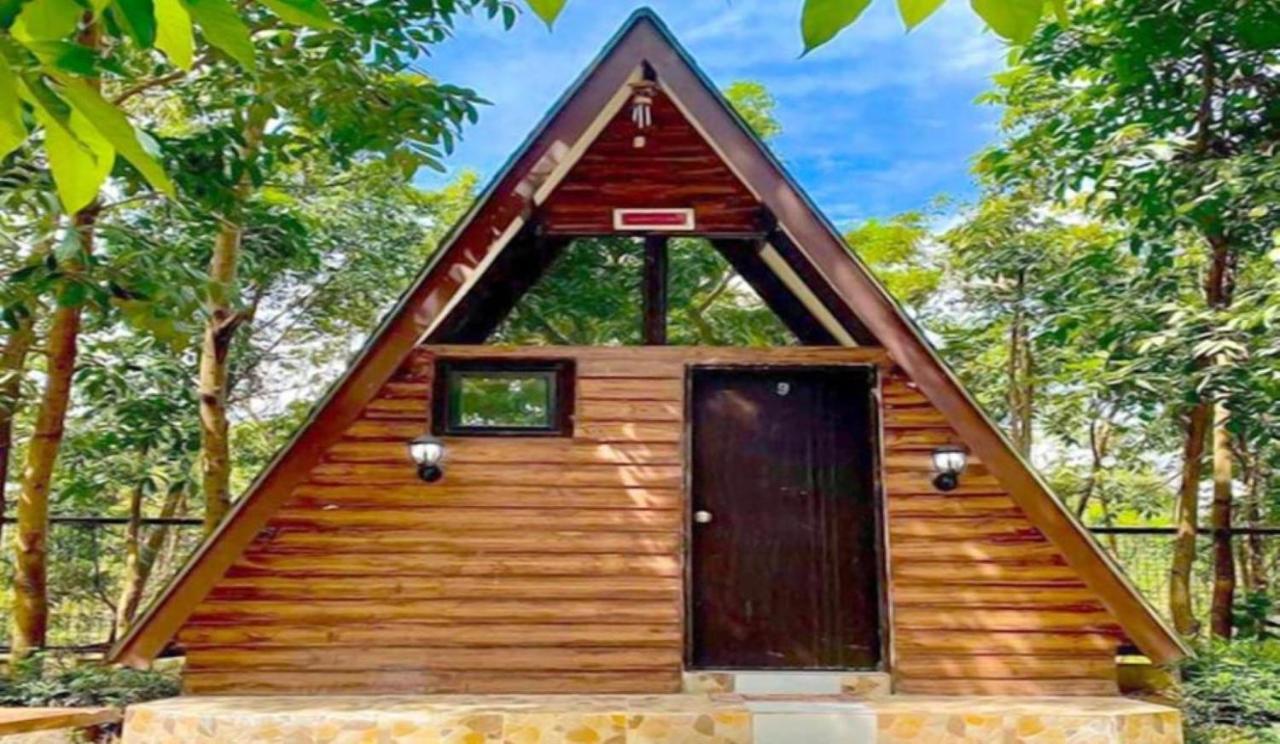Floating Sanctuary Resort Powered By Cocotel Bulacan Bagian luar foto