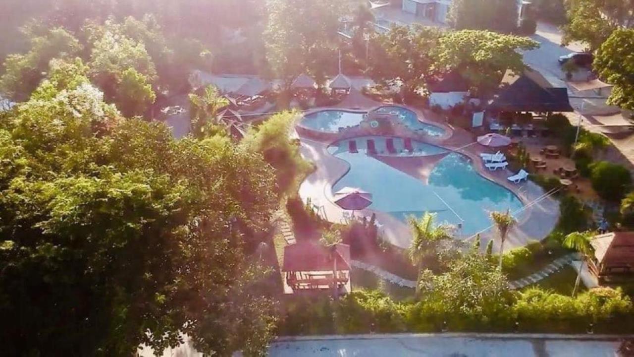 Floating Sanctuary Resort Powered By Cocotel Bulacan Bagian luar foto